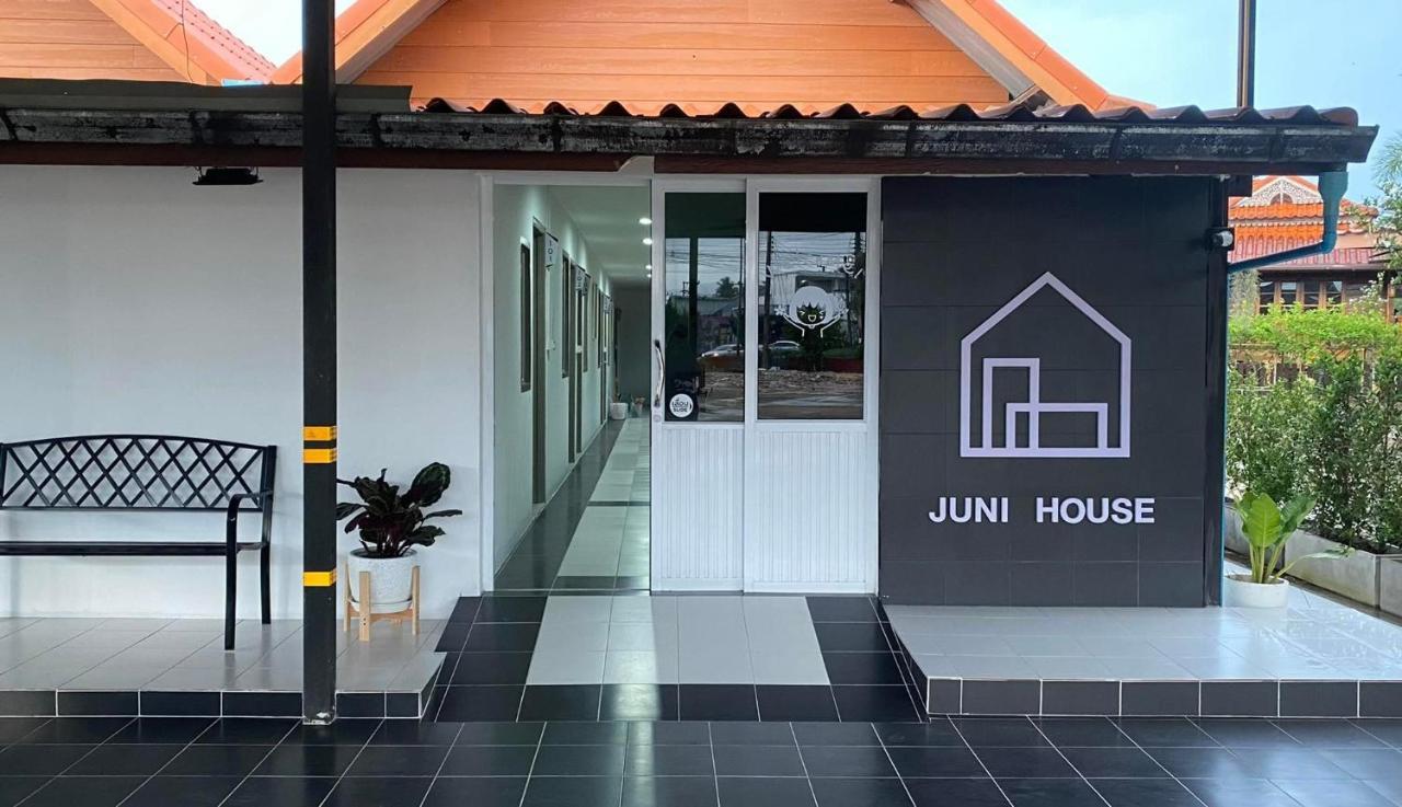 Juni House Chumphon Panzió Kültér fotó