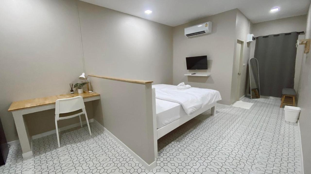 Juni House Chumphon Panzió Kültér fotó